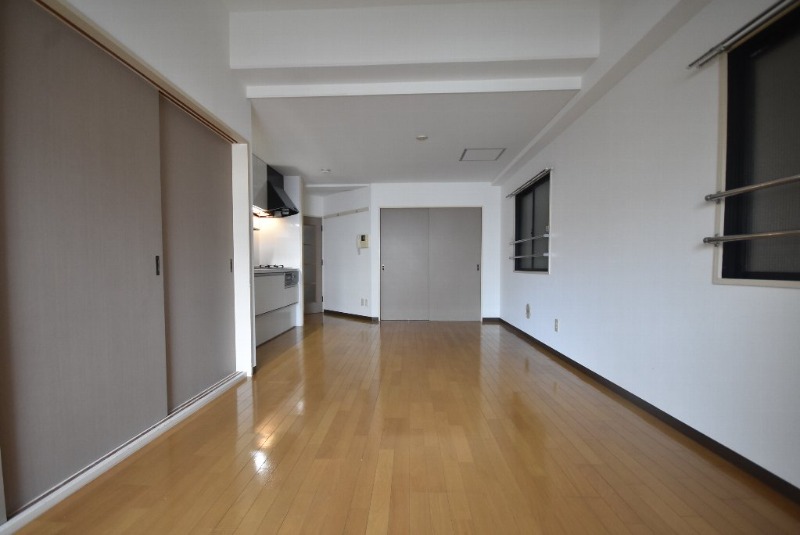 広島電鉄江波線 舟入本町駅 徒歩15分 9階建 築28年の居間写真