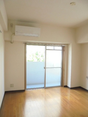 居室・リビング　※別部屋反転タイプ参考写真