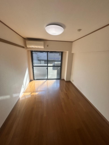 居室・リビング　【参考】同建物内の別のお部屋の画像です
