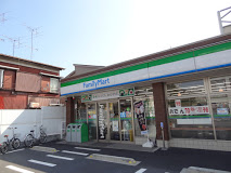 コンビニ　ファミリーマート 羽田六丁目店（コンビニ）まで395m