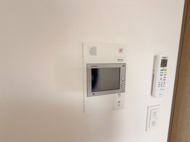 セキュリティ　TVモニターホンで来客が誰か確認してから開けて下さいね