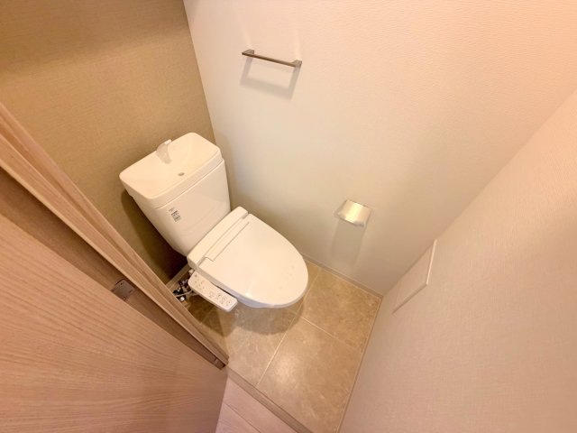 トイレ　綺麗なトイレにはウォシュレット標準装備です。