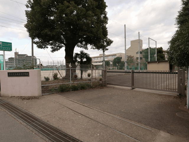 中学校　厚木市立南毛利中学校（中学校）まで1843m