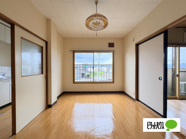 神科マンションの居間写真