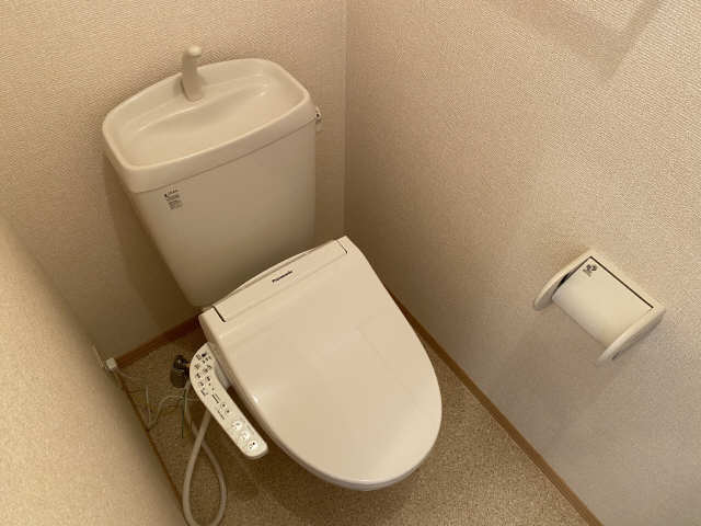 地下鉄桜通線 神沢駅 徒歩6分 2階建 築20年のトイレ写真