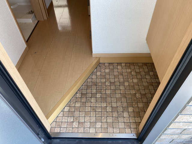 地下鉄桜通線 神沢駅 徒歩6分 2階建 築20年の玄関写真