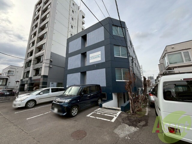 建物外観　札幌市中央区南四条西「ＦＣ　Ｆａｒｎｅｓｔ　円山」