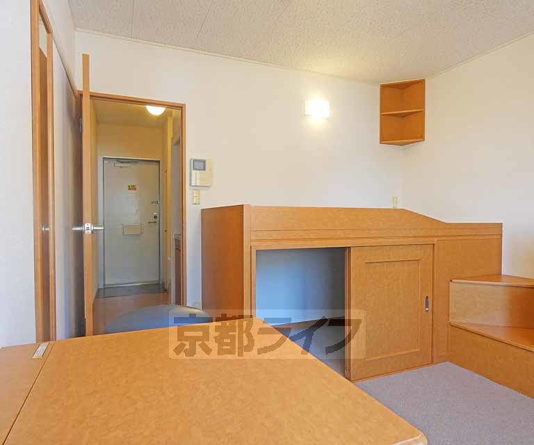 レオパレス氷室の居間写真