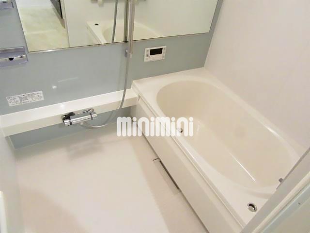 バス・シャワールーム　追い焚き・浴室乾燥機付きです