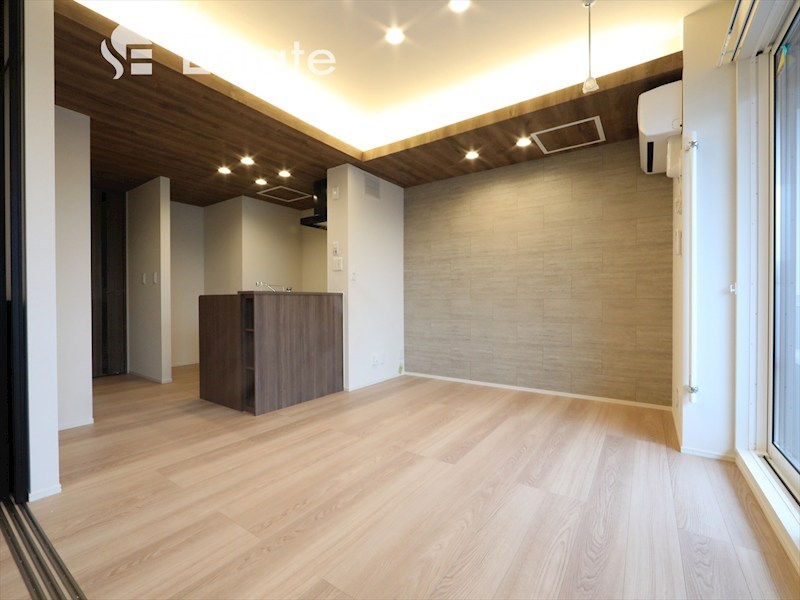 ルヴィータ川名の居間写真