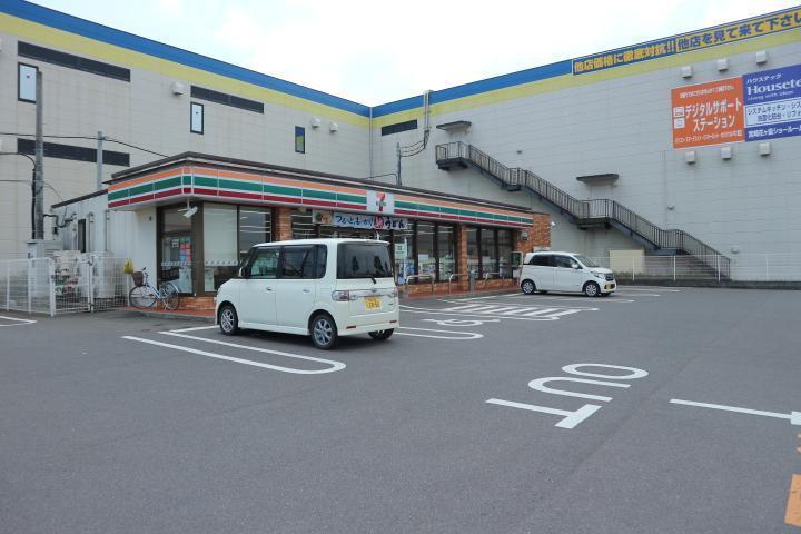コンビニ　セブンイレブン（コンビニ）まで600m