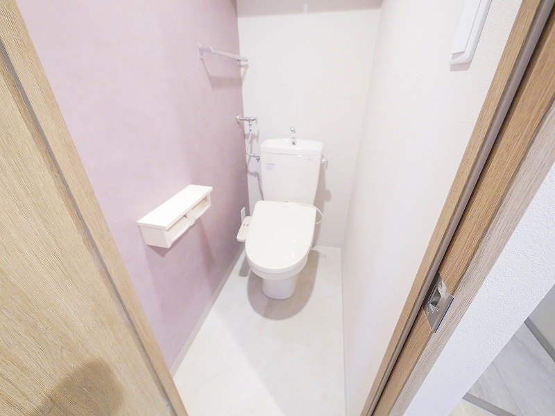 トイレ　清潔感のあるウォシュレット付きのトイレです♪