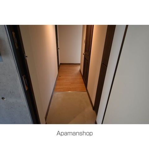 DApartment N3E6の玄関写真