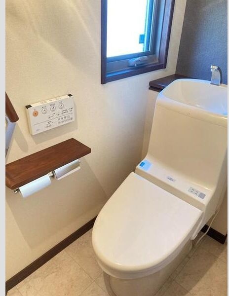 ＪＲ武豊線 石浜駅 徒歩18分 2階建 築13年のトイレ写真
