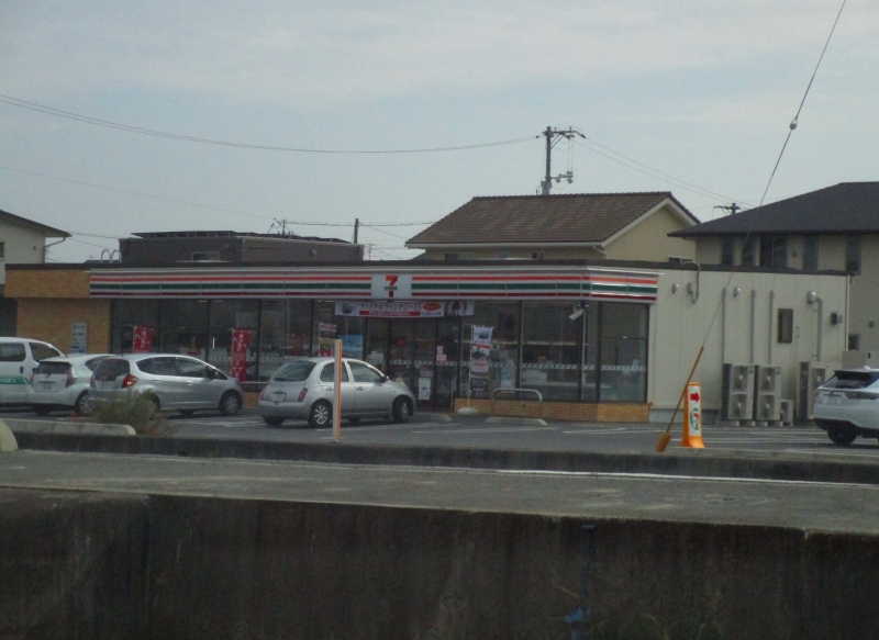 コンビニ　セブンイレブン倉敷上東西店（コンビニ）まで715m