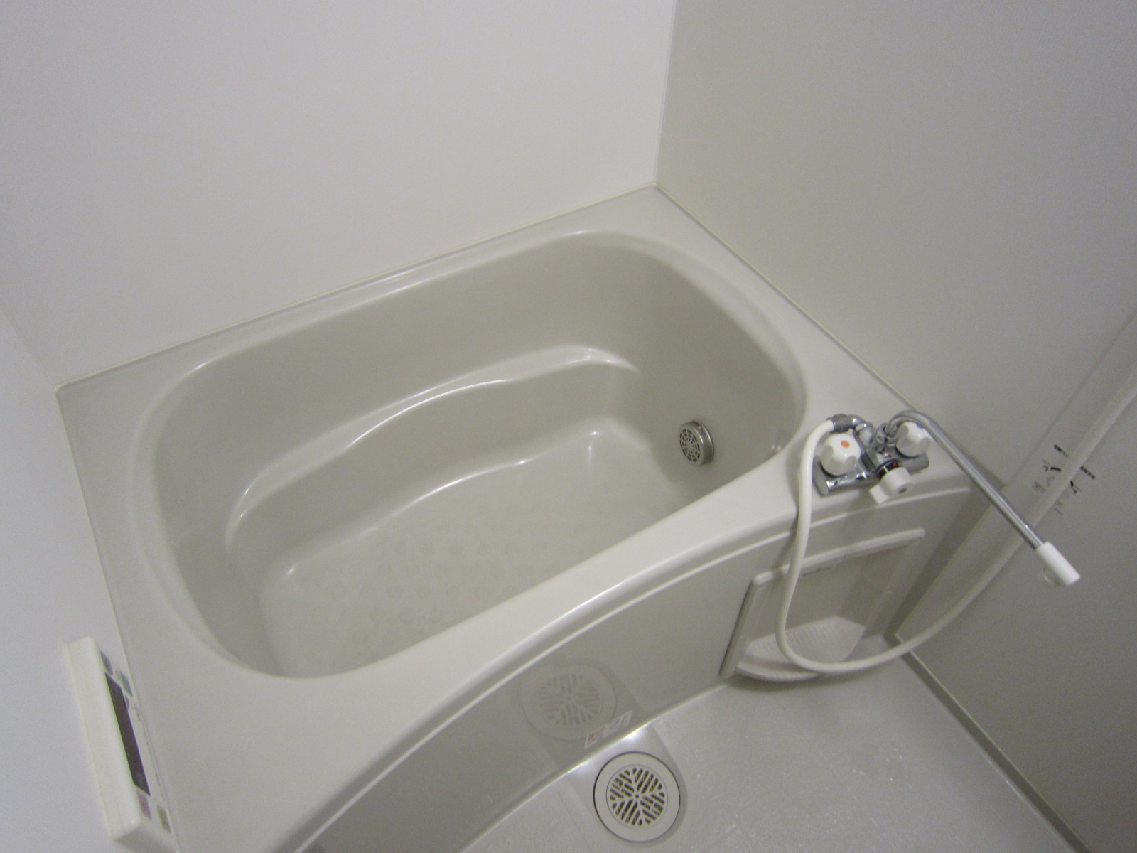 バス・シャワールーム　追焚機能付きバス