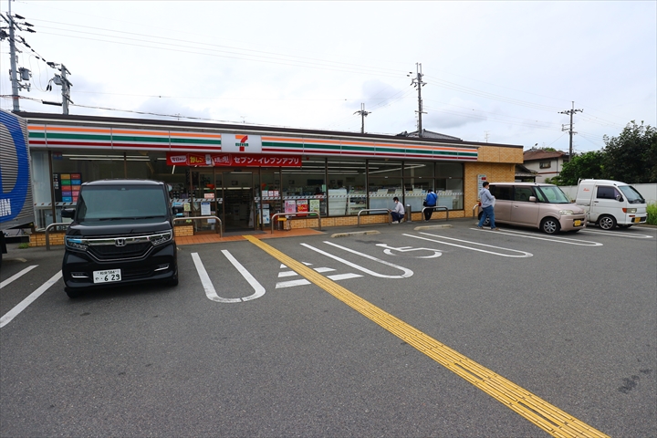コンビニ　セブンイレブン富田林藤沢台7丁目店（コンビニ）まで1086m