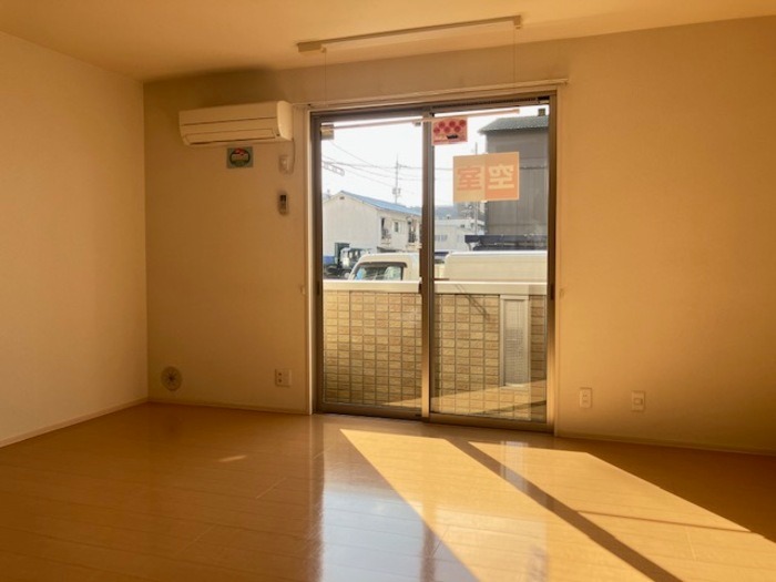 ＪＲ呉線 新広駅 徒歩7分 3階建 築18年の居間写真