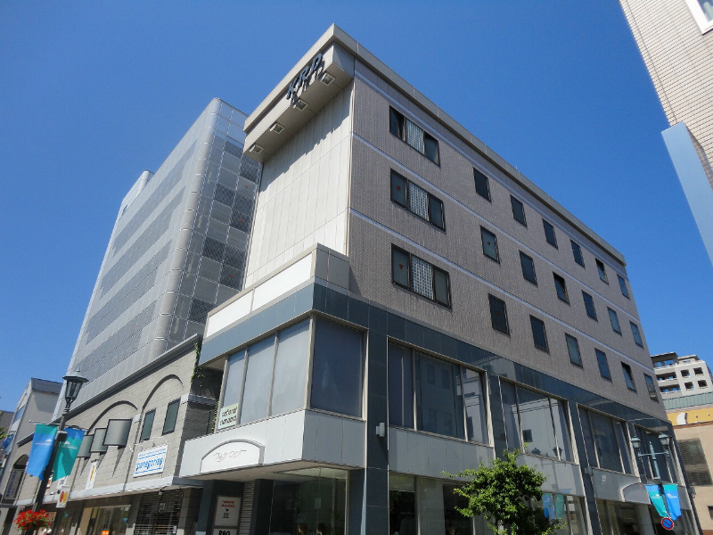 松本市中央のマンションの建物外観