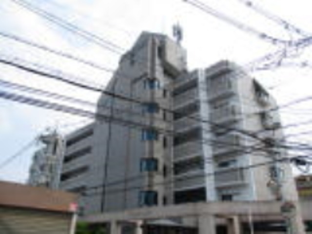 東大阪市楠根のマンションの建物外観