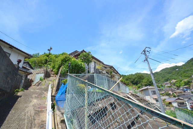 呉市東塩屋町戸建ての建物外観