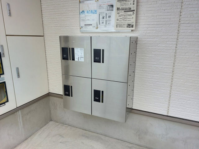 【松山市道後町のマンションのエントランス】