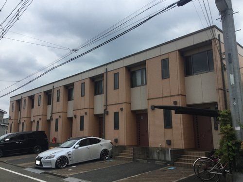 クレストメゾン１０７の建物外観