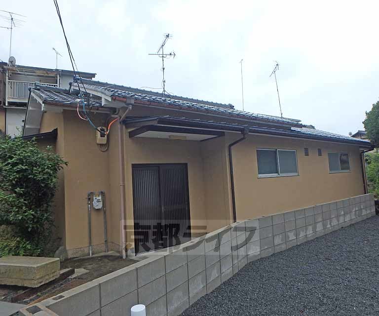 上高野稲荷町貸家の建物外観