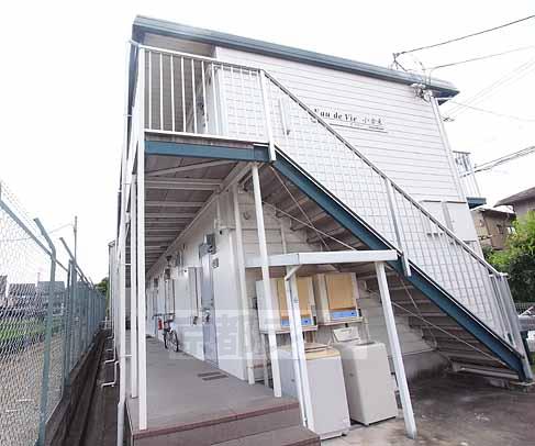 【宇治市小倉町のアパートの建物外観】