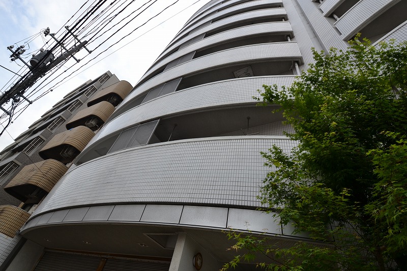 広島市中区住吉町のマンションの建物外観