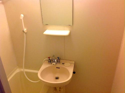 バス・シャワールーム　現況優先。現地と設備・仕様異なる場合あります。