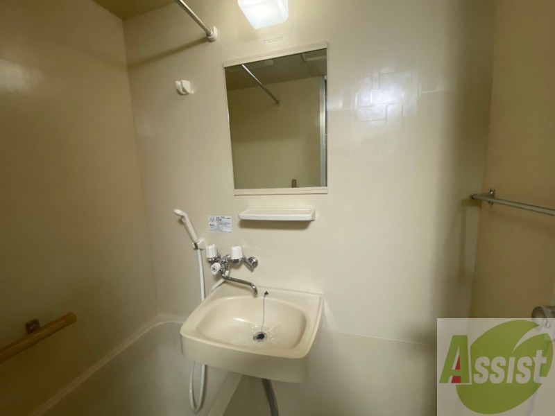 洗面設備　こちらに洗面台があります。朝の洗顔はこちらで。