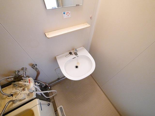 洗面設備　ゆったりとスペースのある洗面所