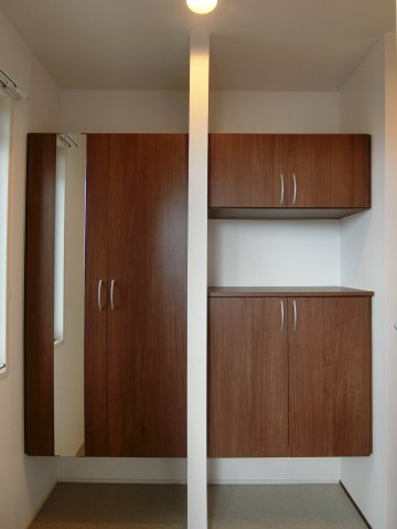 玄関　イメージ301号室の写真（反転あり）