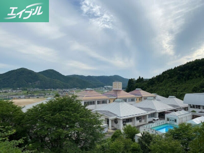 小学校　岡山市立御津小学校（小学校）まで1326m