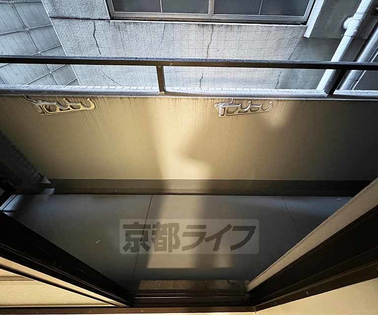 バルコニー　広々バルコニー