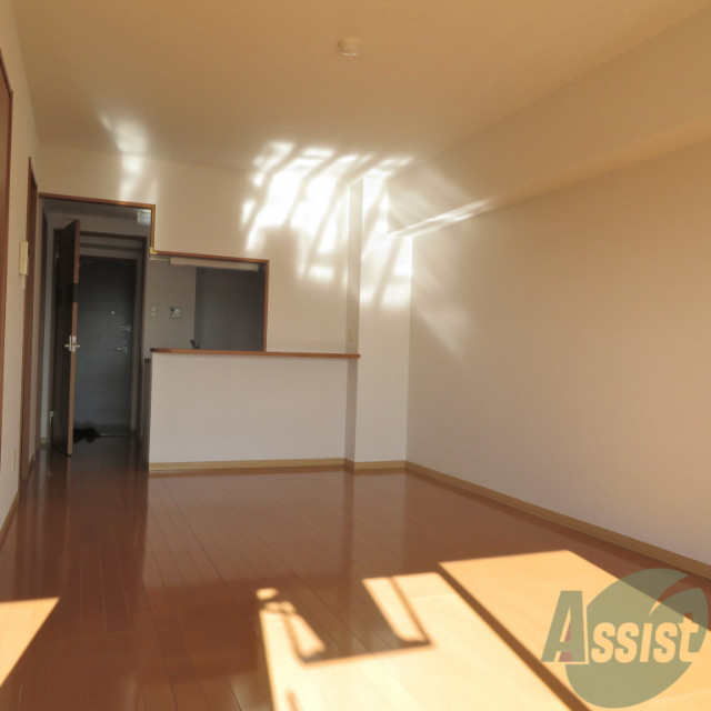 居室・リビング　明るい光が差し込む素敵なお部屋ですね～。