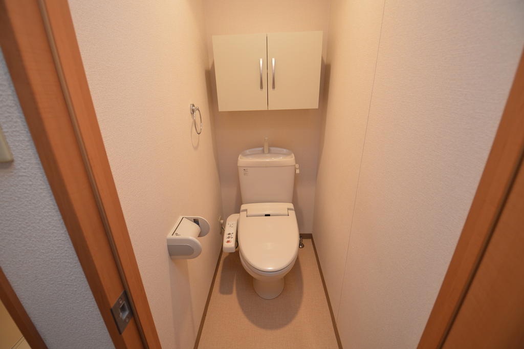 トイレ　（参考）他室の写真を使用しています。現況優先となります。