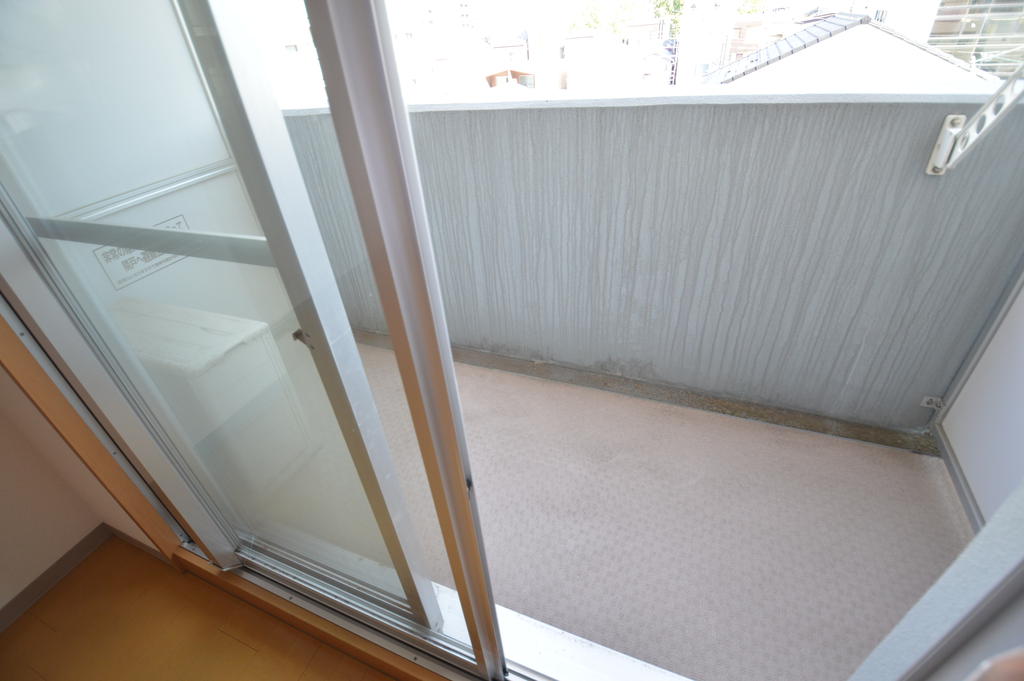 バルコニー　（参考）他室の写真を使用しています。現況優先となります。