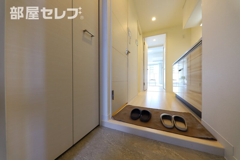 玄関　６０６号室写真