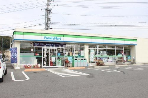 コンビニ　ファミリーマート 本郷町南方店（コンビニ）まで334m