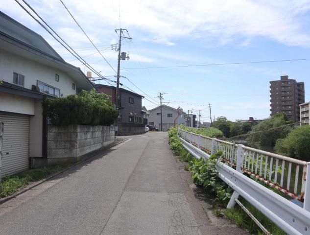 その他　前面道路（その他）まで0m