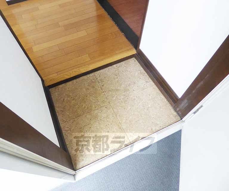 玄関　大きな段差がありません