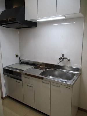 キッチン　２口IH（グリル付き）のあるキッチン！シンクも広めです。