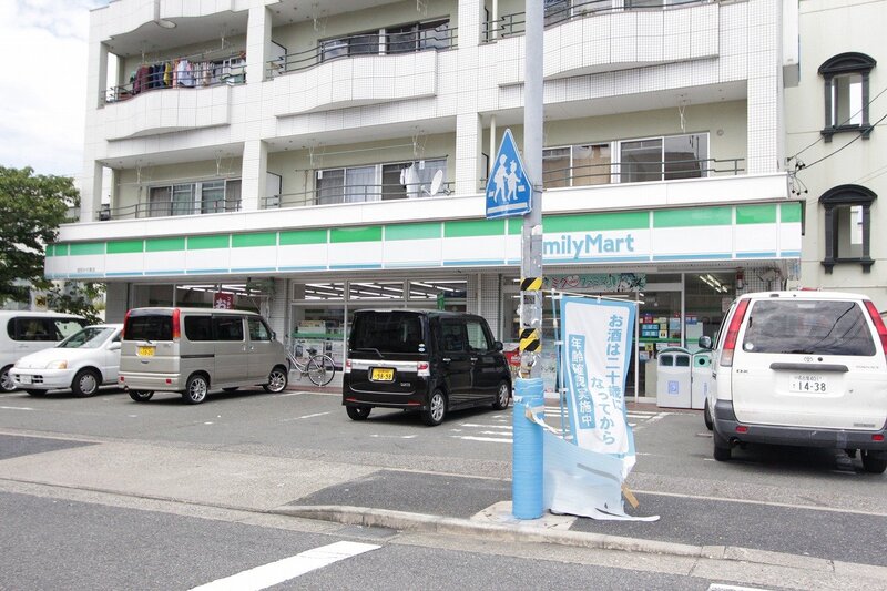 コンビニ　ファミリーマート成田かの里店（コンビニ）まで393m