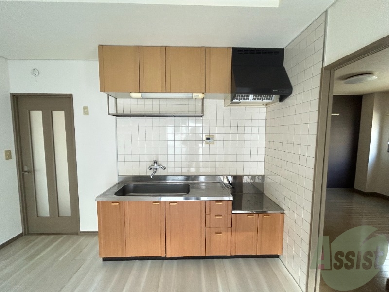 キッチン　キッチンは作業台もあり広めなので使いやすそうですね。