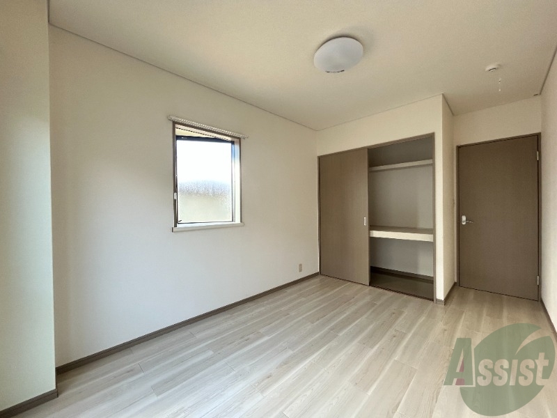 その他部屋・スペース　６帖の洋室です。日差しがあり明るい印象でした。