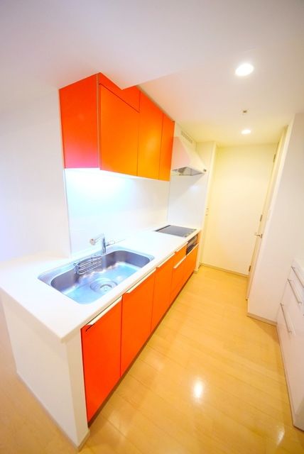 キッチン　※ダイノックカラーはネイビーです。