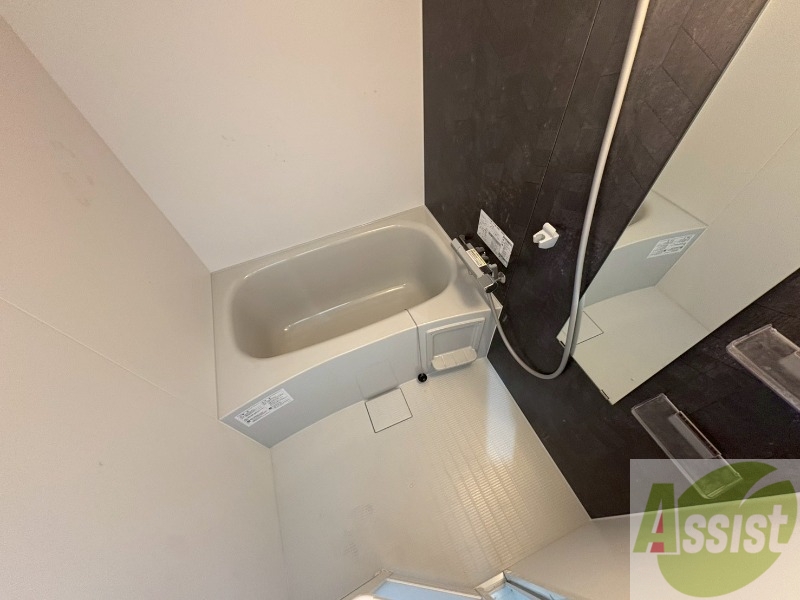 バス・シャワールーム　お風呂になります。一日の疲れを癒してくださいね。