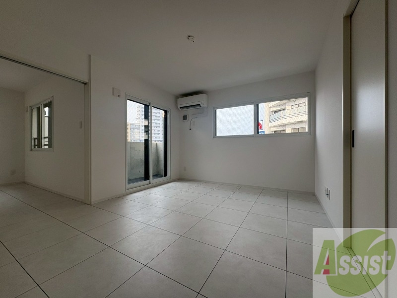 居室・リビング　広々としたリビングですね。使い勝手がよさそうですね！